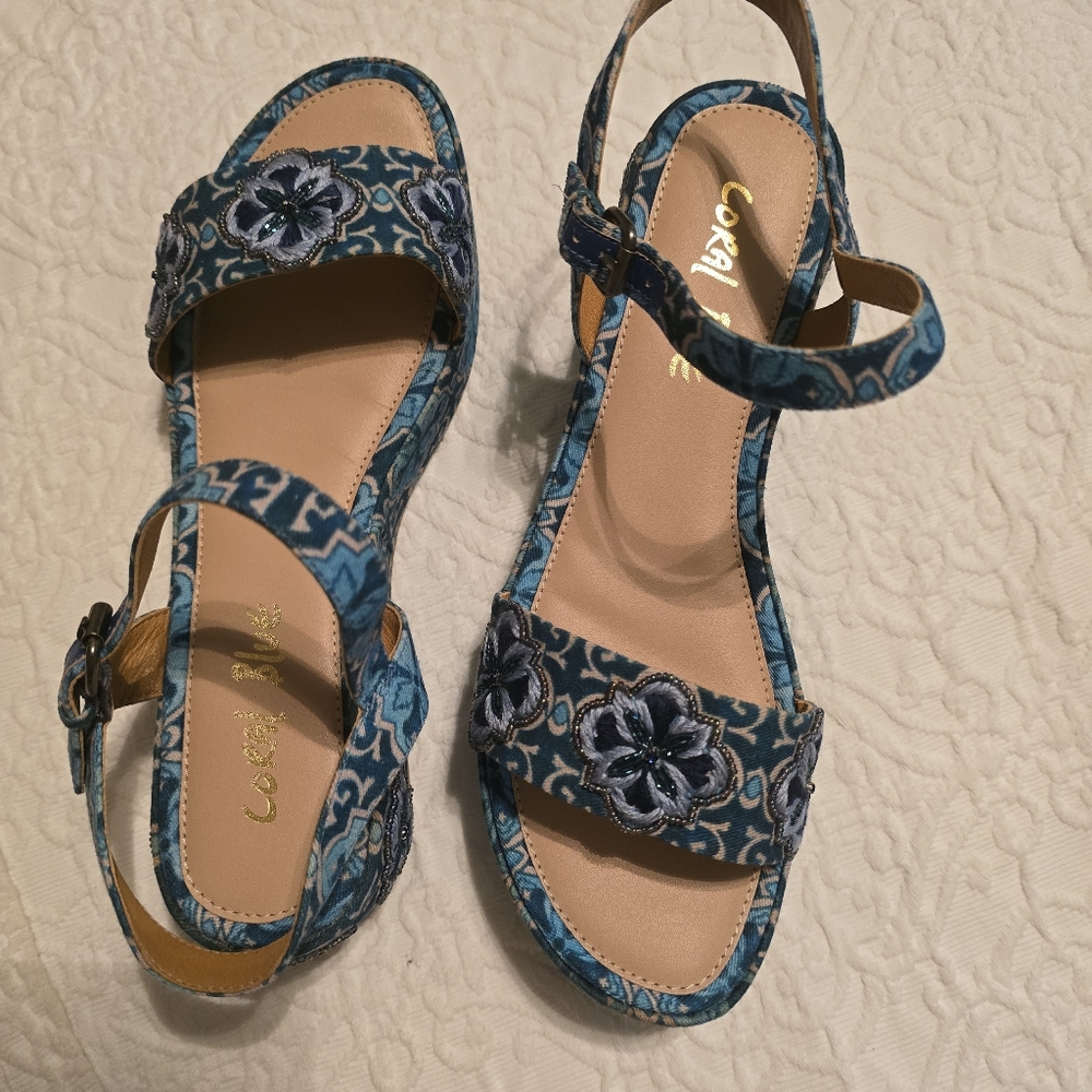 Coral Bay Espadrilles in Gold and Tan
